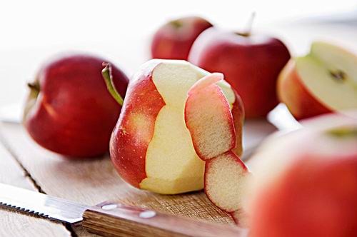 世卫组织针对中国建议：苹果等水果要彻底削皮吃