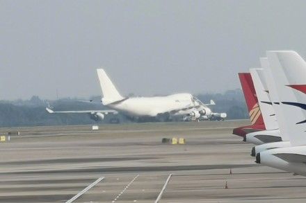货运航班故障飞机占用跑道 南昌机场启动应急响应 当日航班将受影响
